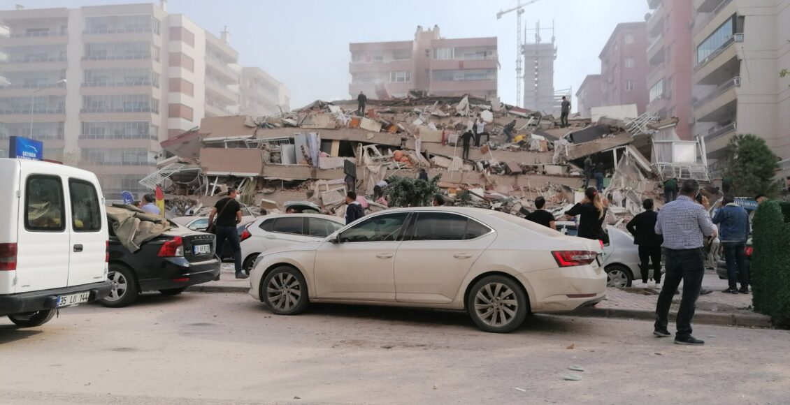 البعض من ما سببه الزلزال في ولاية إزمير