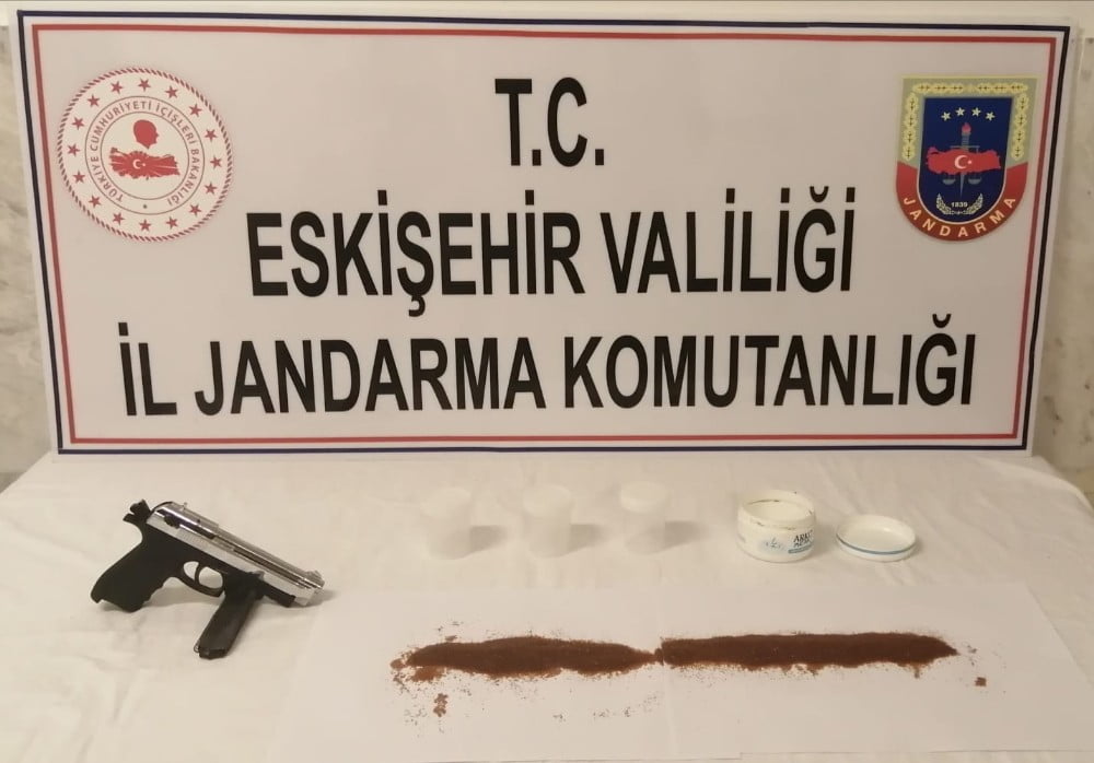 تركيا: إلقاء القبض على شخص بحوزته 133 غرام من مادة الكاليفورنيوم