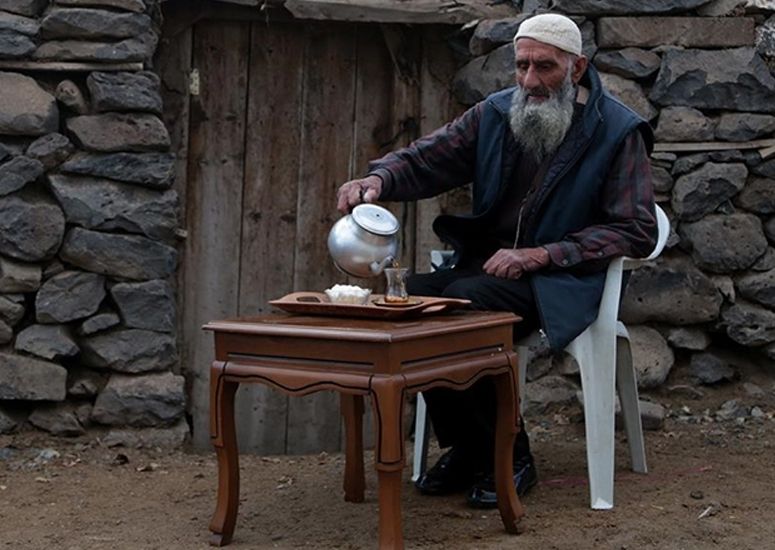 الرجل المعمر "الحاج بكر إمرا جيك" يبلغ من العمر 110 سنوات
