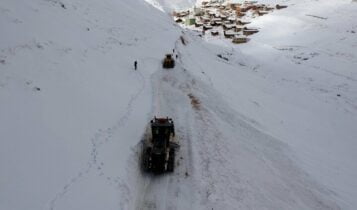 العمل على فتح 250 طريق أغلقتها الثلوج