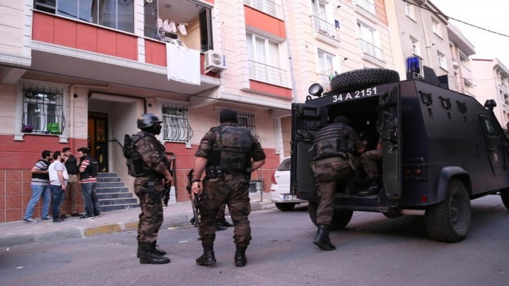 اعتقال 11 شخصاً في غازي عنتاب لتورطهم في عملية احتيال كبيرة