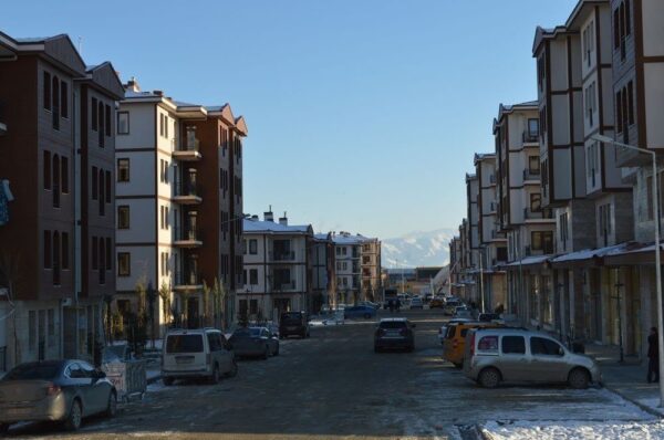 الحكومة التركية تبني 8 الاف منزلاً في إلازيغ 3