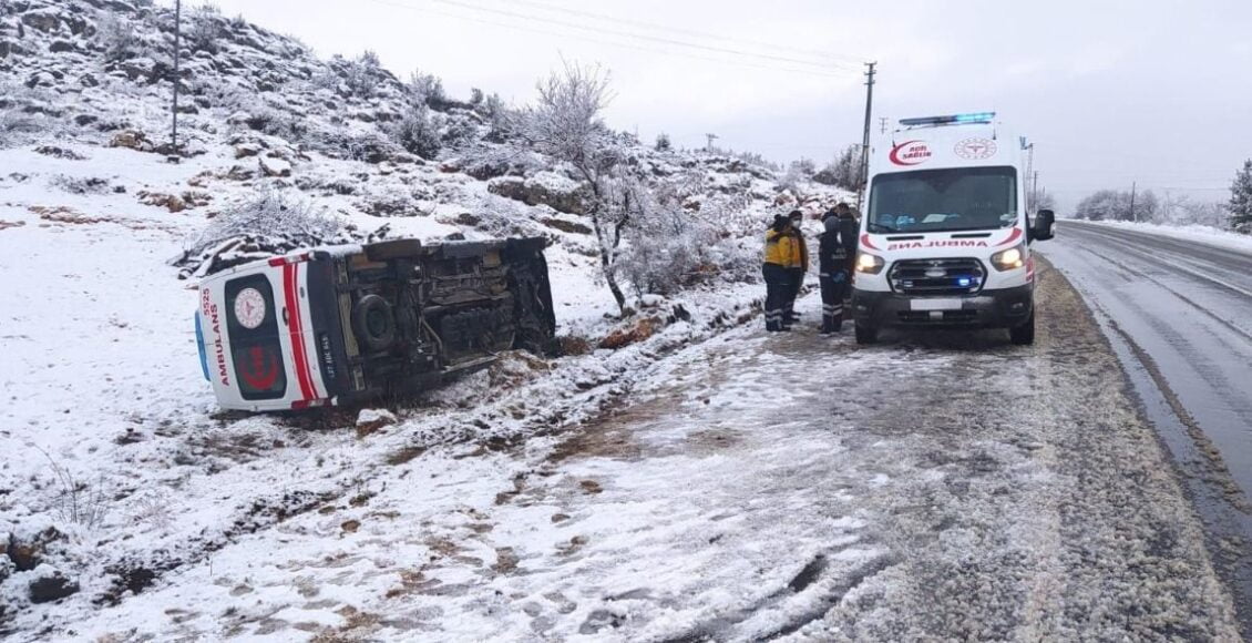 انزلاق سيارة إسعاف في غازي عنتاب