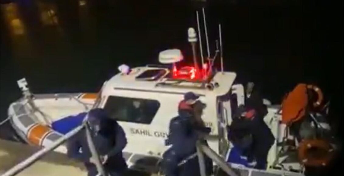 خفر السواحل اليوناني يعـ ـتدي على 7 مهاجرين