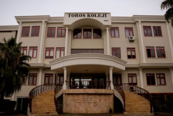 مدرسة توروس الخاصة Özel Toros Okulu