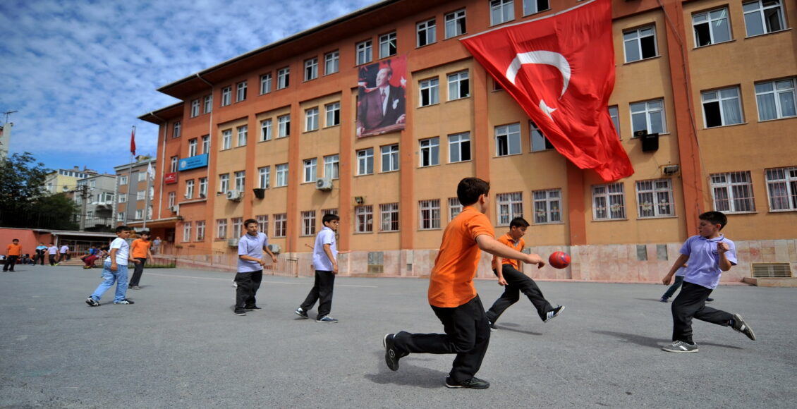 شرط التبرع الإجباري في المدارس التركية