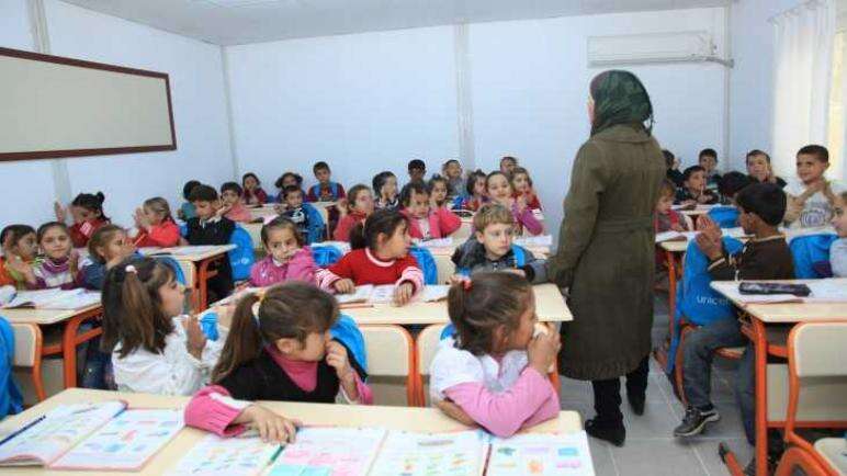 تركيا تعيد تعيين 3 آلاف معلم سوري