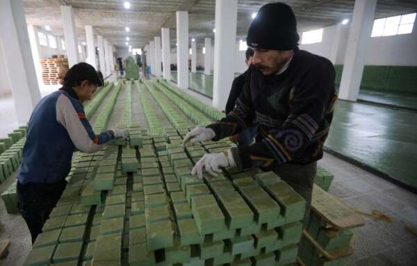 121 172003 soap production aleppo war 5