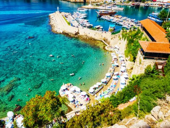 شاطئ ليمر بيتش (Bey Mermerli Beach)