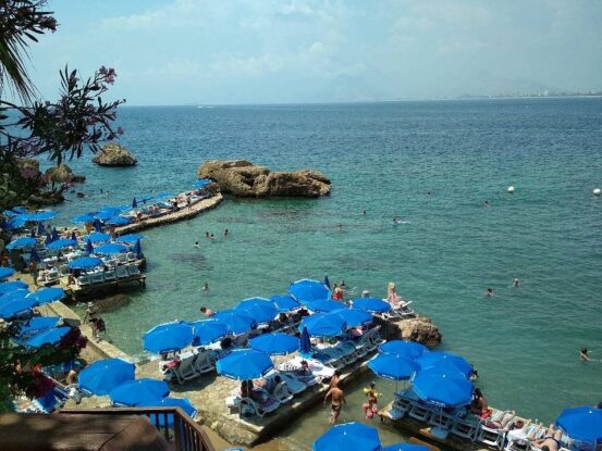 شاطئ ليمر بيتش (Bey Mermerli Beach)