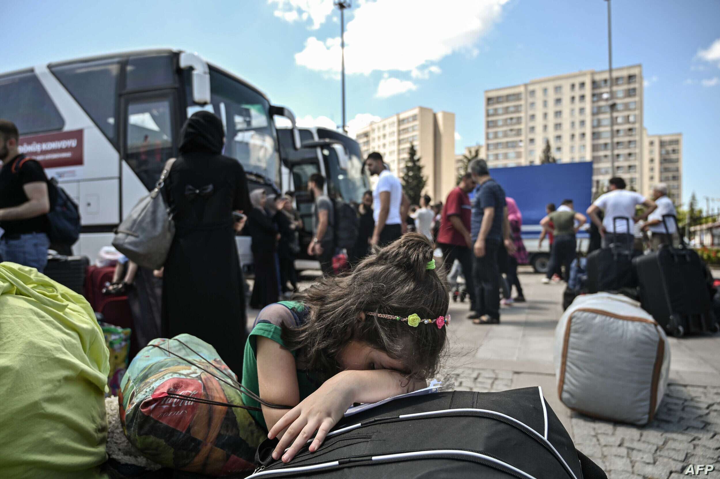 مخالفات تسبب ترحيل السوريين في تركيا