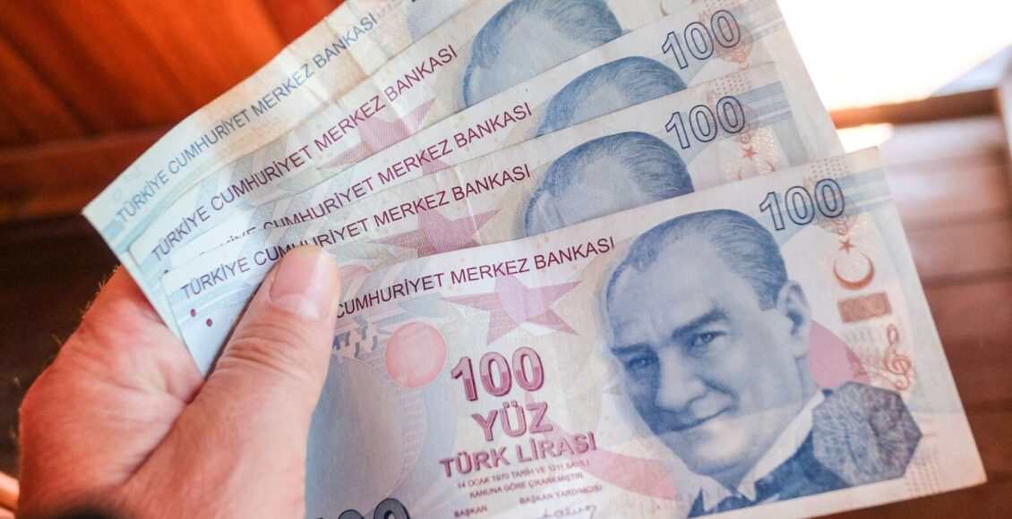 مبلغ من المال من العملة التركية - رابط التسجيل على مساعدة 4000 للأطفال السوريين في تركيا