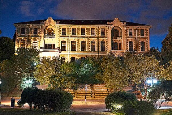 جامعة بوغازيتشي Bogazici Universitesi