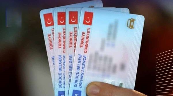 مجموعة من رخص القيادة التركية- متابعة طلب استخراج رخصة القيادة في تركيا أو تعديلها