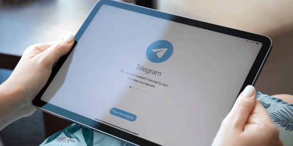 تطبيق تلغرام محمل على ايباد للانضمام لقنوات تعلم اللغة التركية