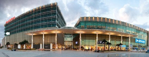 واجهة بناء مركز التسوق كينت بارك (Kentpark Shopping Center) في انقرة